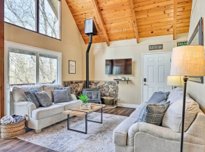 California Cabin w/ Lake Access: 28 Mi to Yosemite
