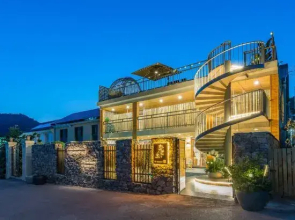 Floral Hotel · Taohua Yingshu Resort Hotel (Tianyunshan Scenic Area)