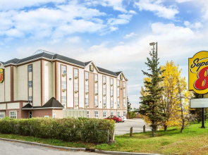 Super 8 by Wyndham Calgary/Airport
