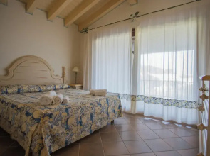 Beautiful Il Giardino Degli Oleandri 1 Bedroom Apartment B2 Sleeps 2 Persons