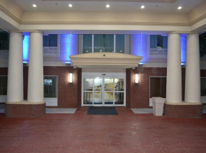 Holiday Inn Express Hotel & Suites Gainesville by IHG