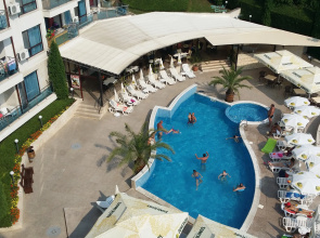 Royal Cove Apart