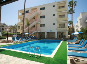 New York Plaza Hotel Apartments