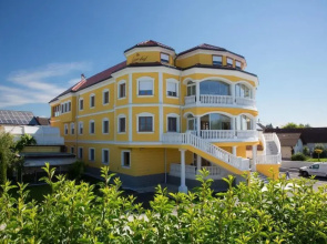Donauhotel Lettnerhof