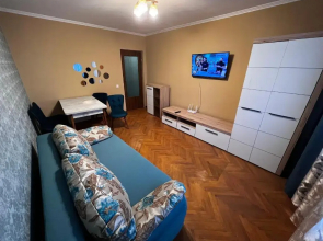 2 rooms Airy & Bright Colors