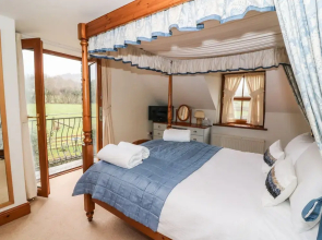 Tangaer Cottage