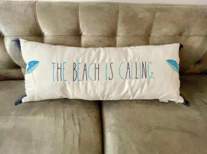 Beach Casa - Sleeps 8, Comfy Queen Beds & Views