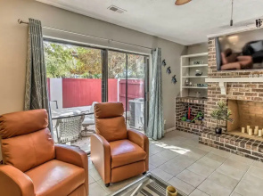 Charming Myrtle Beach Townhome: Walk to Beach