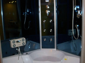 Апартаменты UKR Apartments