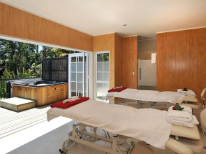Wai Ora Lakeside Spa Resort
