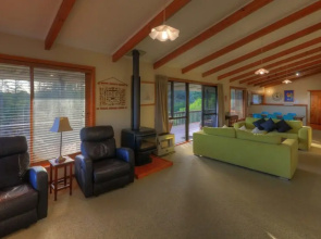 Kentia Holiday Apartments