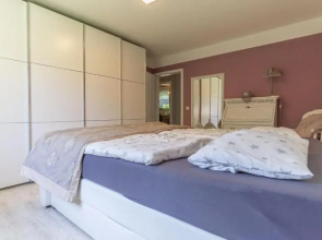 Ferienhaus Cottbus, Garage, große Sonnenterrasse, Kamin, 4 Zimmer, Ankleidezimmer