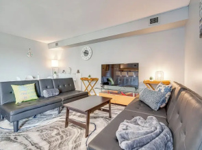 Walk to Casino: Condo w/ Balcony in Atlantic City!