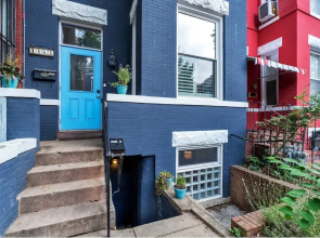 Cute And Charming 1br In Fantastic Location 1 Bedroom Townhouse by RedAwning