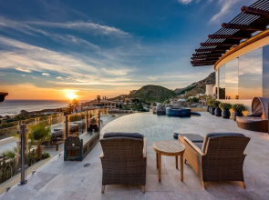 The Ultimate Holiday Villa in Cabo San Lucas With Private Pool and Close to the Beach, Cabo San Lucas Villa 1011