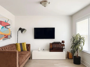 Detroit 4BR Home Bathtub & Pet Friendly Stay