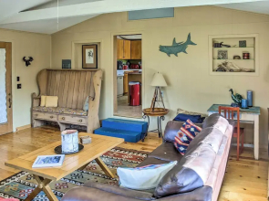 Emigrant Cabin on 10 Acres w/ BBQ & Peaceful Views