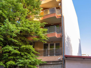Nice 1BD Apartment next to Medical University