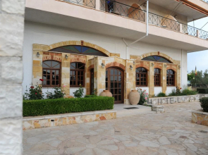 Kaiafas Lake Hotel