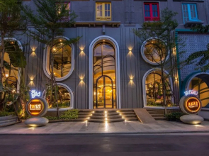 The Twizt Hotel
