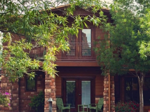 Cable Mountain Lodge