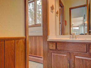 Elk View 4 Br home by RedAwning