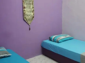 Cottage Muslim Homestay ByWawaSha