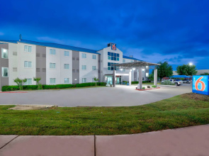 Motel 6 Benbrook, TX - Fort Worth