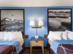 Super 8 Lewiston Auburn Area