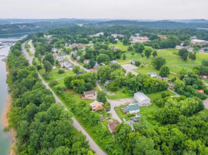 Burnside Vacation Rental, Walk to Lake Cumberland!
