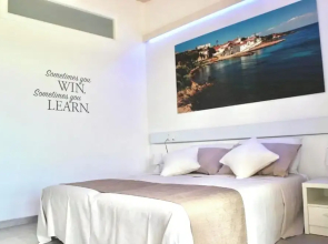 Hotel with swimming pool near Stintino