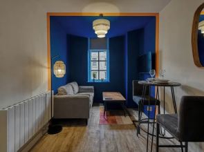 Renaissance House Apartments