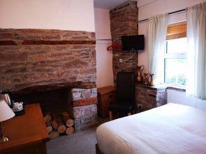 Tai r Bull Country Inn