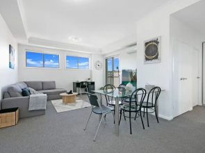 Wentworthville 2 Bedrooms Apartment with Free Parking by KozyGuru
