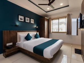 SilverKey Executive Stays 77177 Chikitsak Nagar