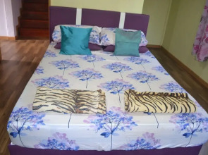 OYO Home  90588 Nadine Guesthouse