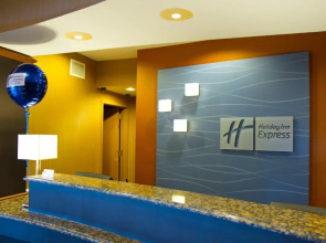 Holiday Inn Express and Suites Vineland Millville by IHG
