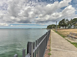 Walkable New Haven Retreat w/ Ocean Views!