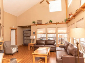 Mt. Oxford Chalet at Creekside Chalets - 2 Br Cabin