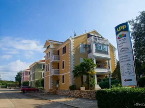 Apartments and Rooms Degra