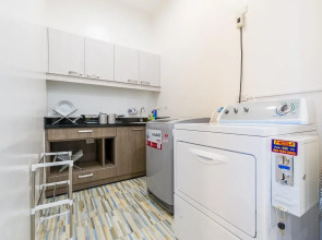 Matchbox Bangkok Hostel