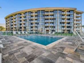 Kihei Surfside, #310 1 Bedroom Condo by RedAwning