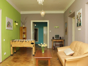 Intro Hostel