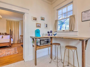 Renovated Historic Home w/ Yard: 2 Mi to Dtwn