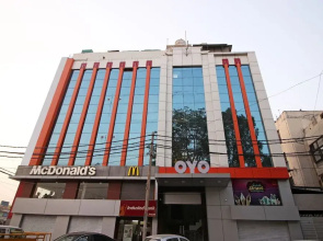 OYO Flagship 737 Paschim Vihar