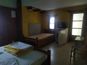 Triple studio room in Mylopotamos Beach