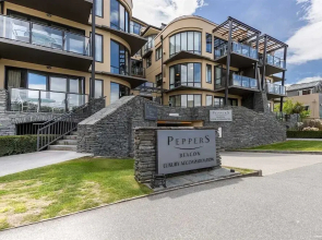 The Beacon - 2 Bedroom Luxe Apartment