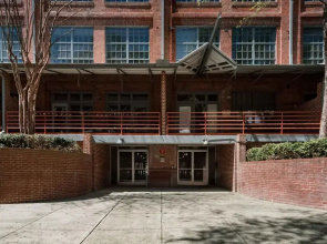 City Center Apartment, Walk Everywhere, Wifi