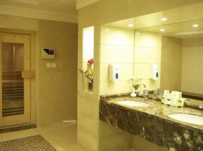 Отель Grand Belle Vue 