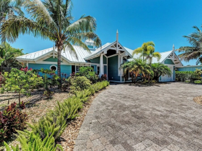 Conch Out Beach House managed by Beach Retreats